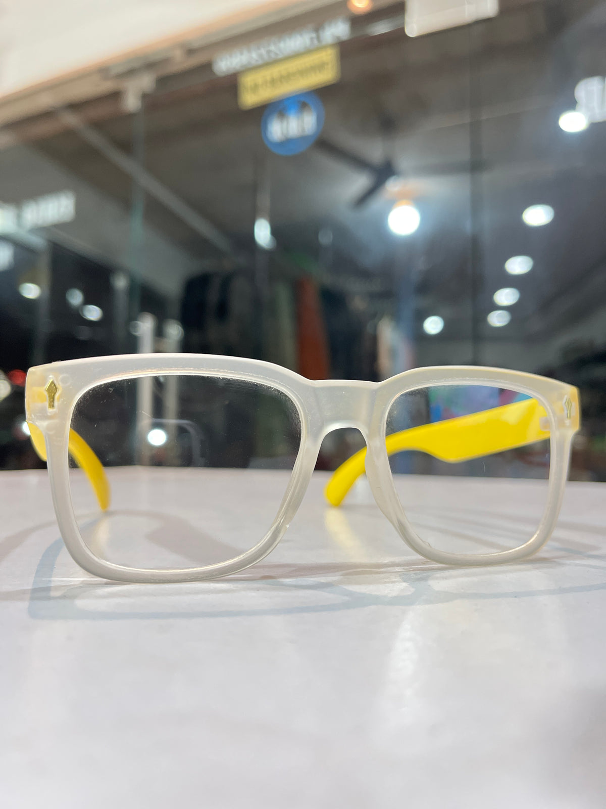 Trendy Unisex Fashion Frame